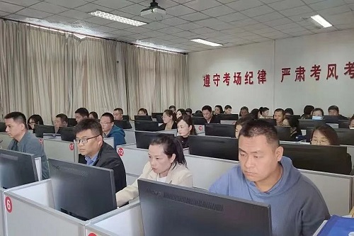 澄合礦業(yè)公司“強培訓(xùn)、夯基礎(chǔ)、提素質(zhì)、保安全”全員素質(zhì)提升專項活動.jpg